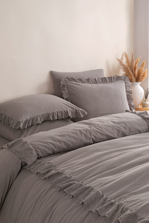 Romantica Double Embroidered Duvet Cover Set - Image 4