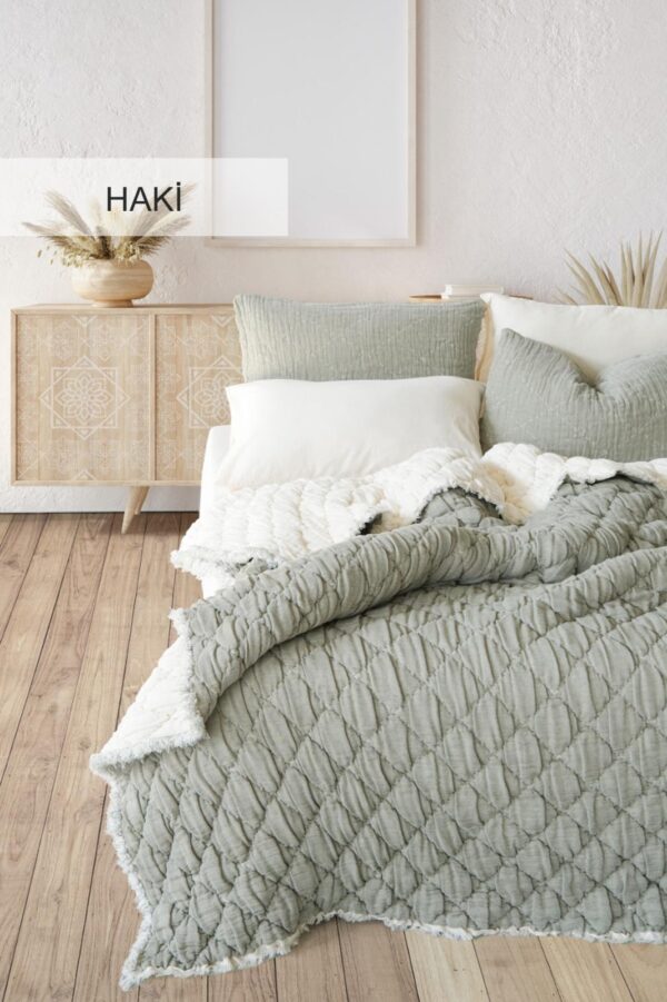 Atlas Bed Cover & Quilt Set