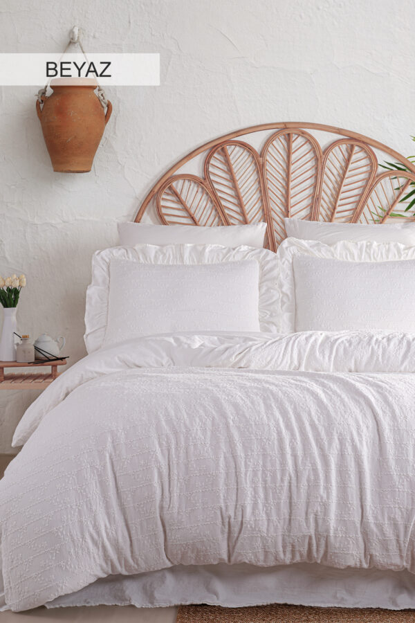 Recital Double Embroidered Duvet Cover Set - Image 3