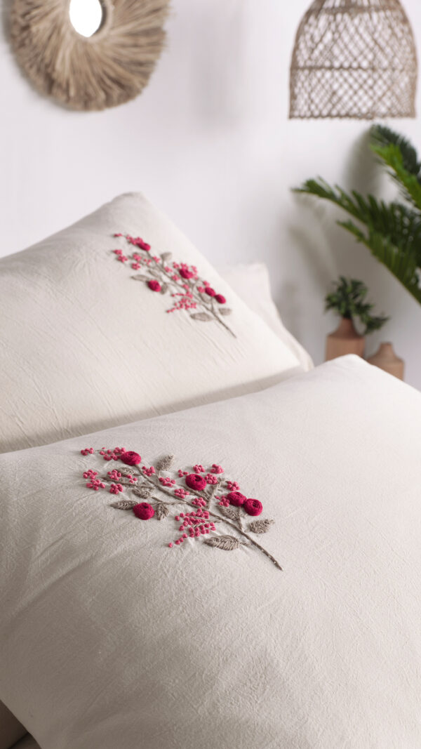 Royal Crest Double Pique Set with Duvet Cover - Image 8