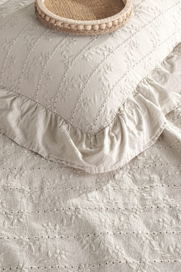 Recital Double Embroidered Duvet Cover Set - Image 8