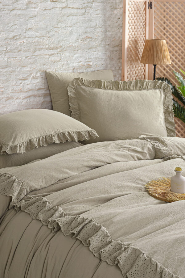Romantica Double Embroidered Duvet Cover Set - Image 8