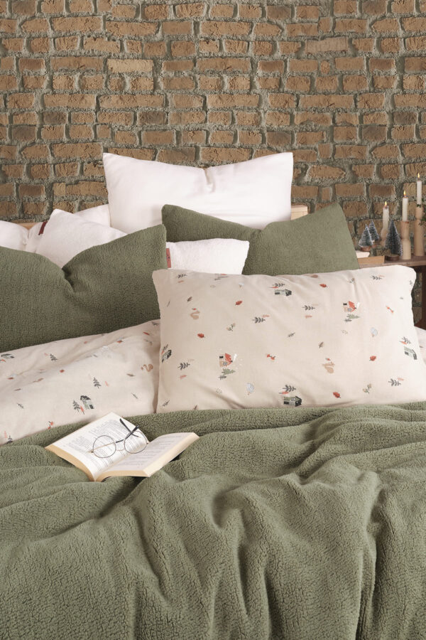Sherwood Wooden Double Bedspread Set - Image 2